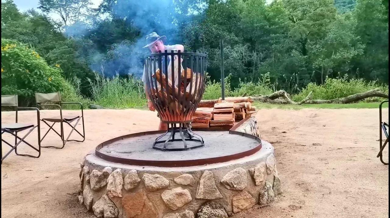האזיביו Lions Rock Rapids - Lodge מראה חיצוני תמונה