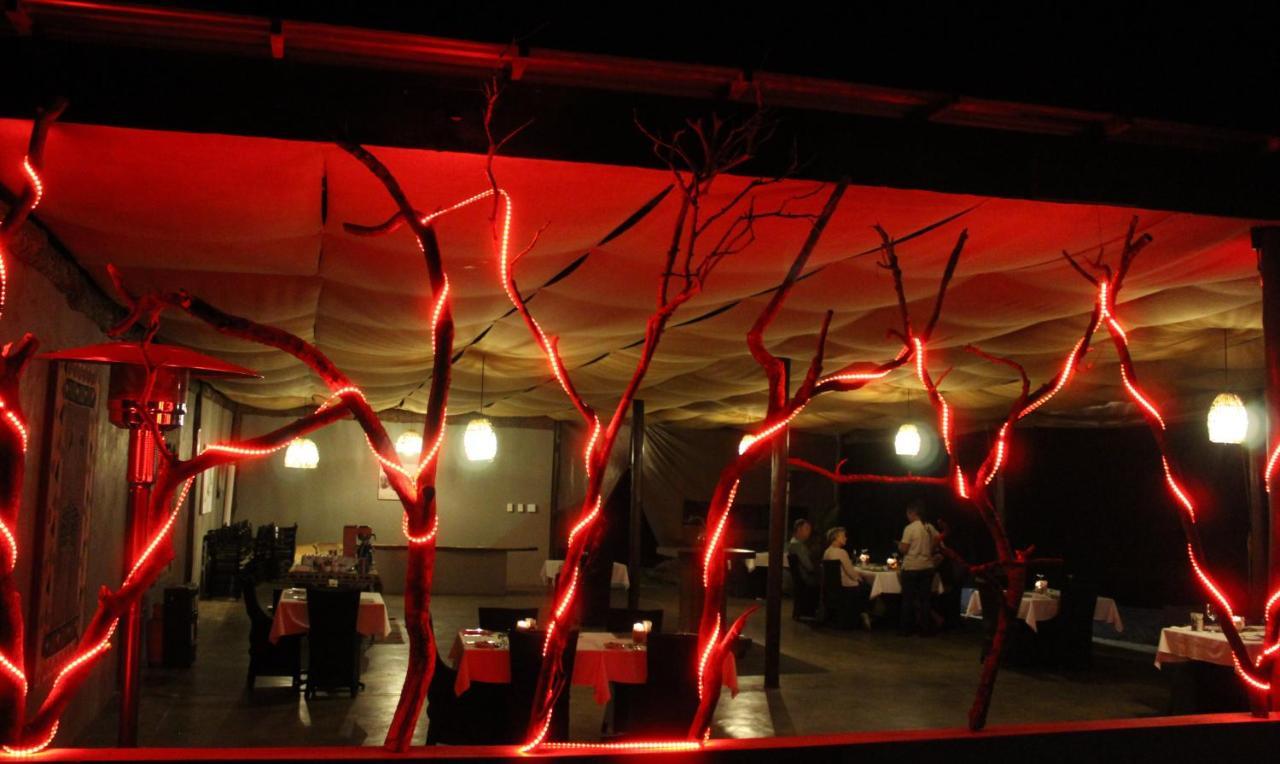 האזיביו Lions Rock Rapids - Lodge מראה חיצוני תמונה