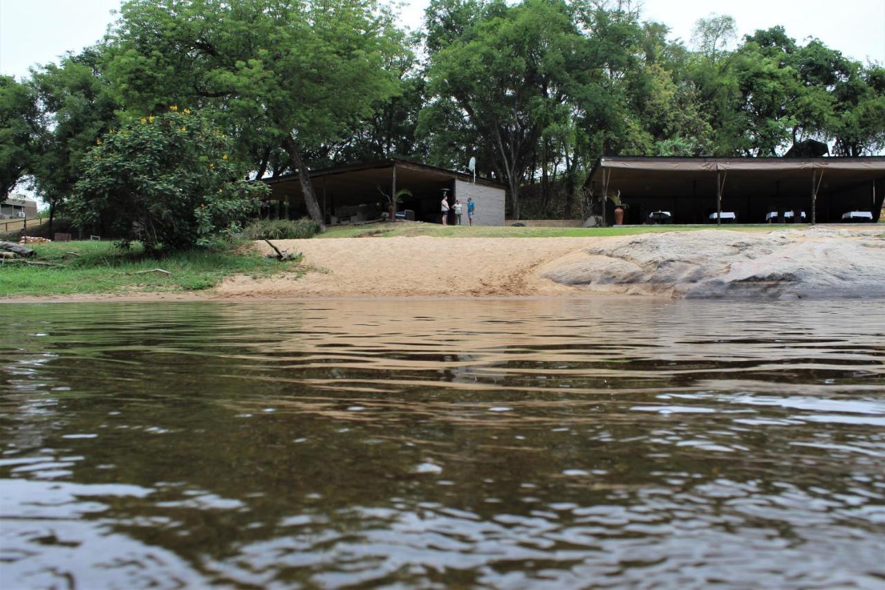האזיביו Lions Rock Rapids - Lodge מראה חיצוני תמונה
