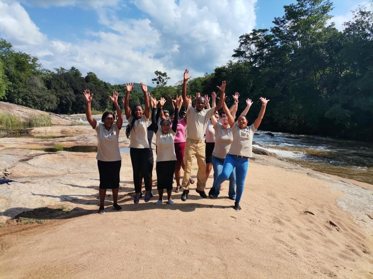 האזיביו Lions Rock Rapids - Lodge מראה חיצוני תמונה