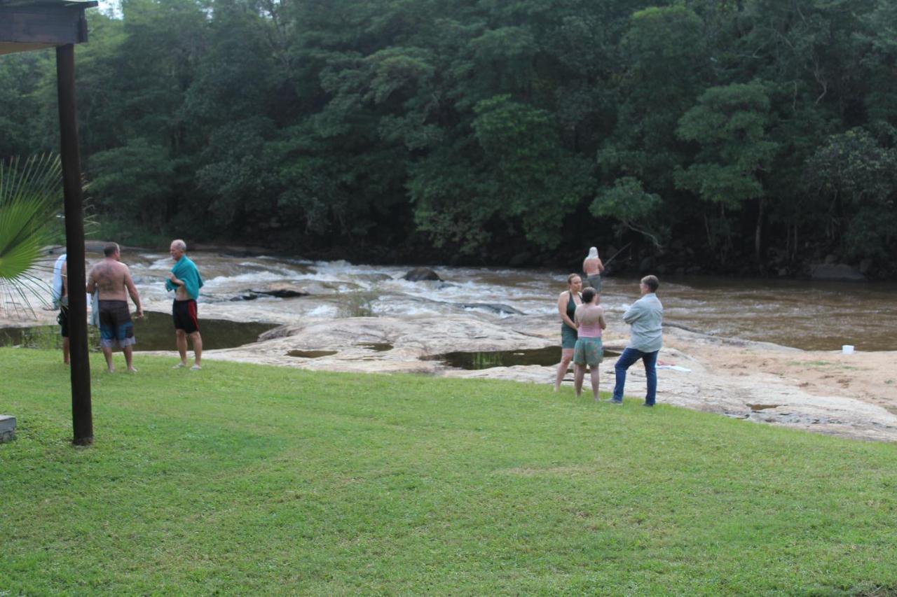 האזיביו Lions Rock Rapids - Lodge מראה חיצוני תמונה