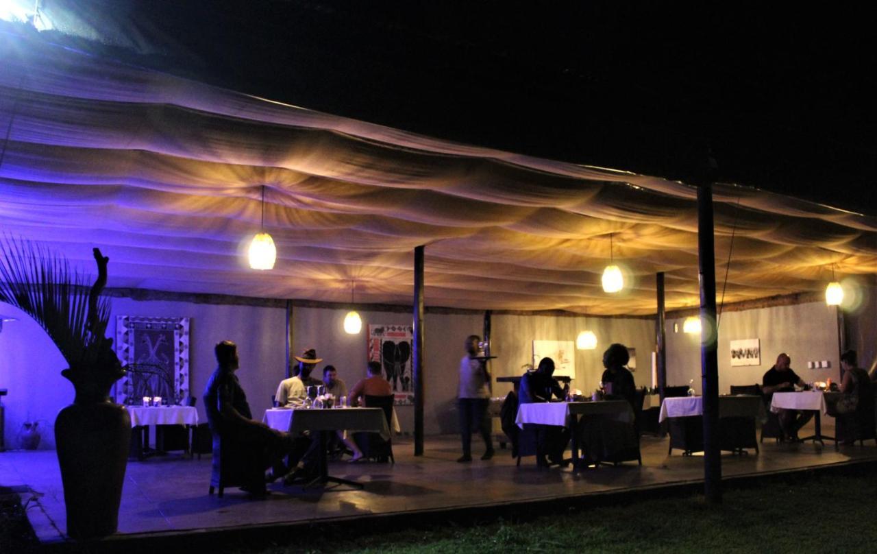 האזיביו Lions Rock Rapids - Lodge מראה חיצוני תמונה