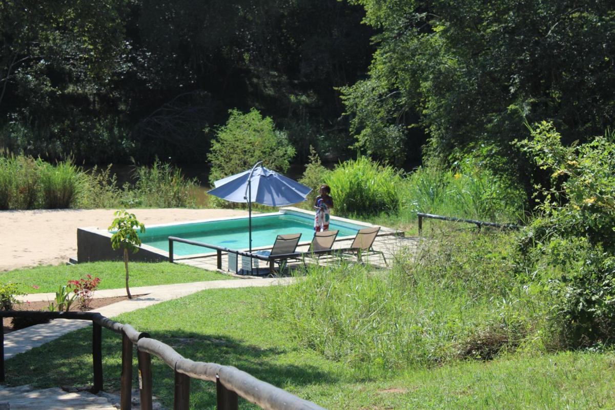האזיביו Lions Rock Rapids - Lodge מראה חיצוני תמונה